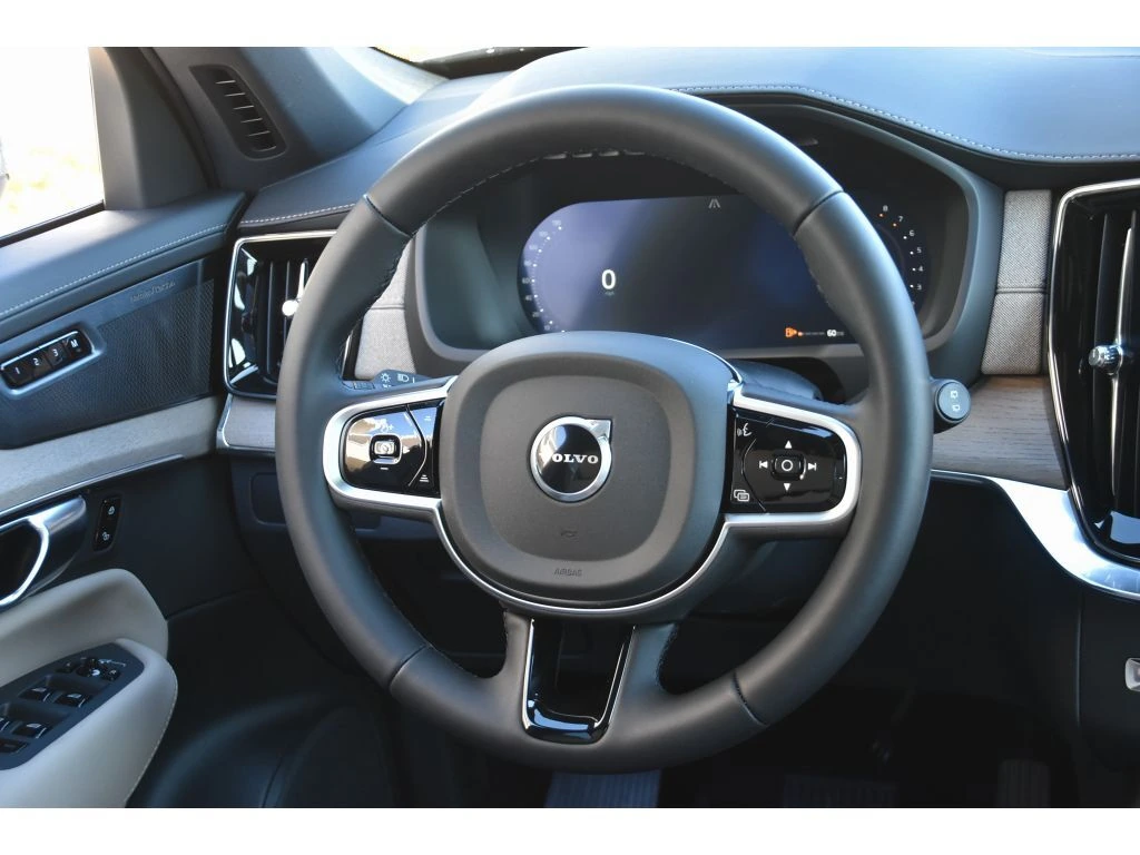 2026 Volvo XC90 Plus - Photo 16