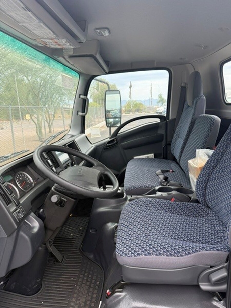 2024 Isuzu NRR in Flagstaff, AZ — photo 2