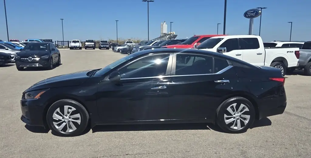 2024 Nissan Altima 2.5 S photo 3
