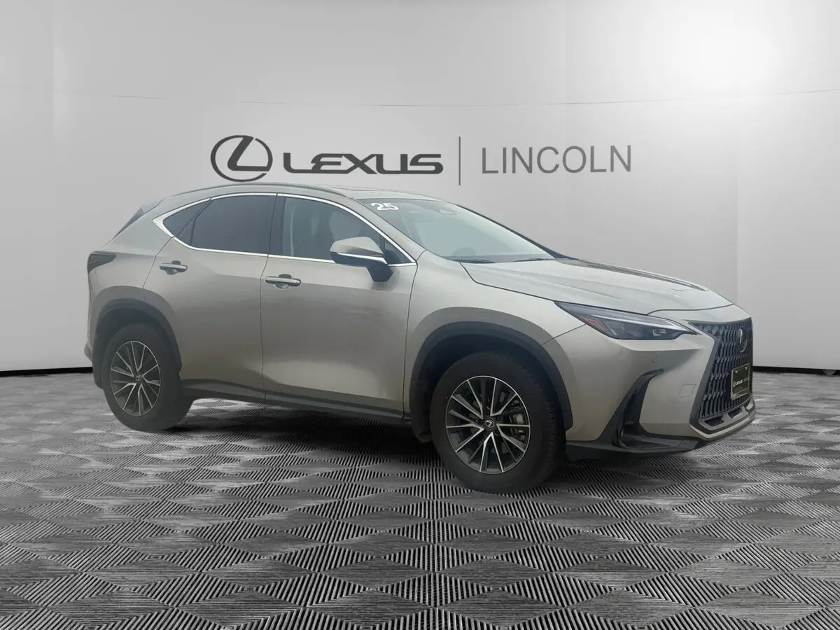 2025 Lexus NX 350's photo