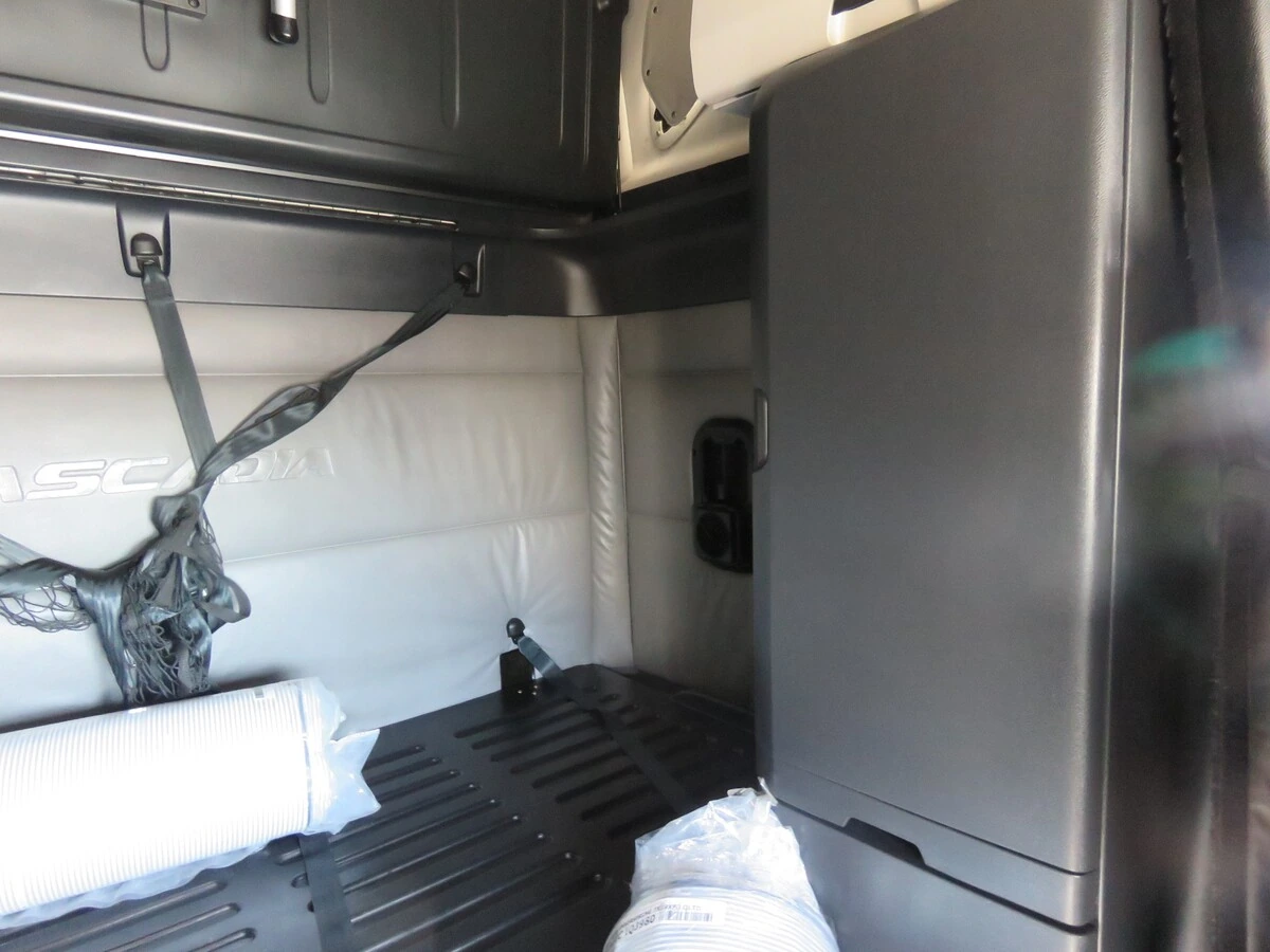 2022 Freightliner Cascadia - image 17