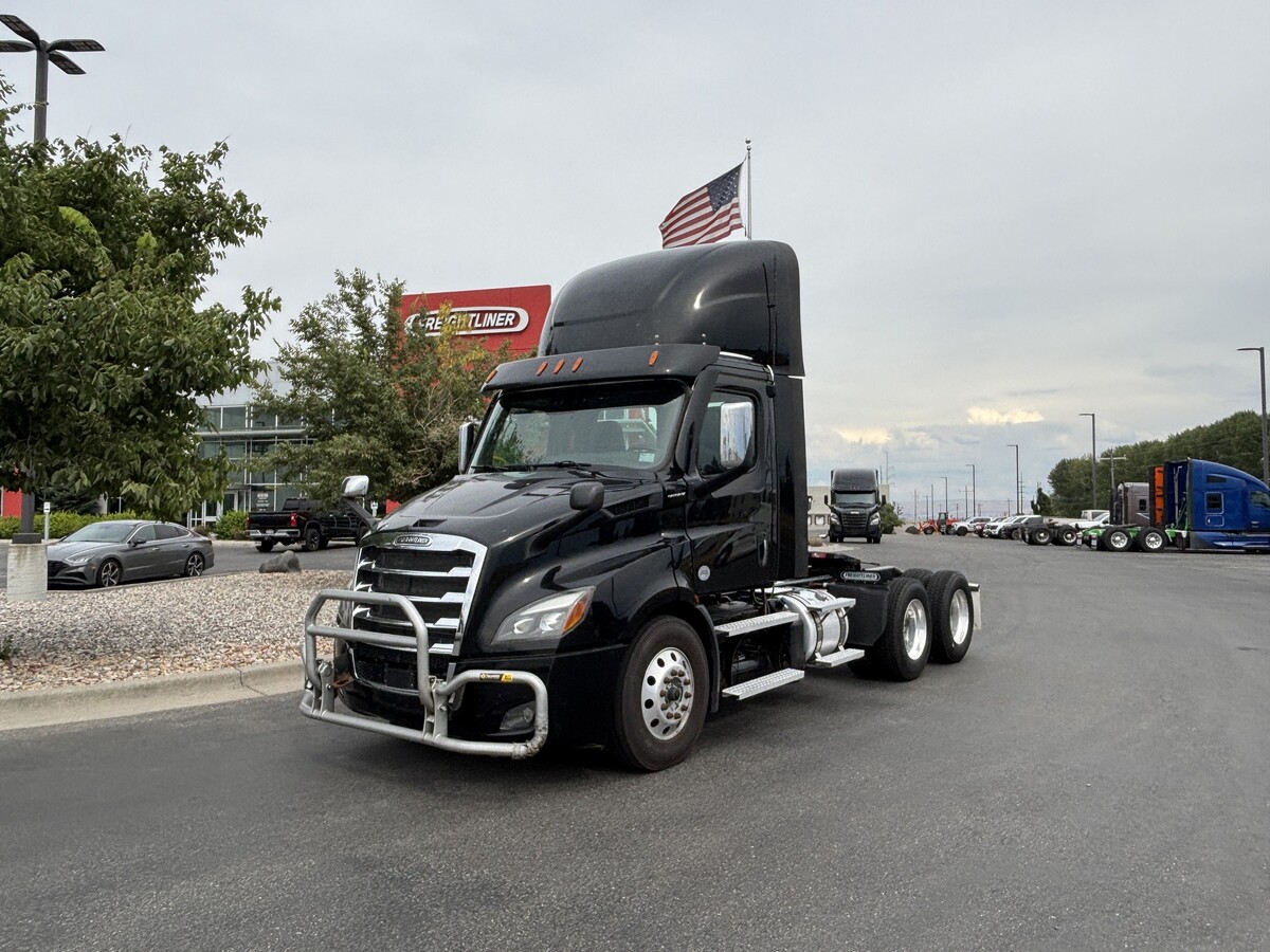 2023 FREIGHTLINER Cascadia
