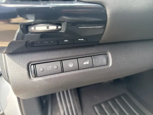 2026 Nissan Rogue SV photo 19