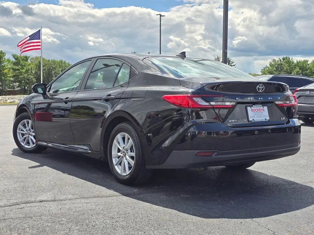 2025 Toyota Camry LE photo 12
