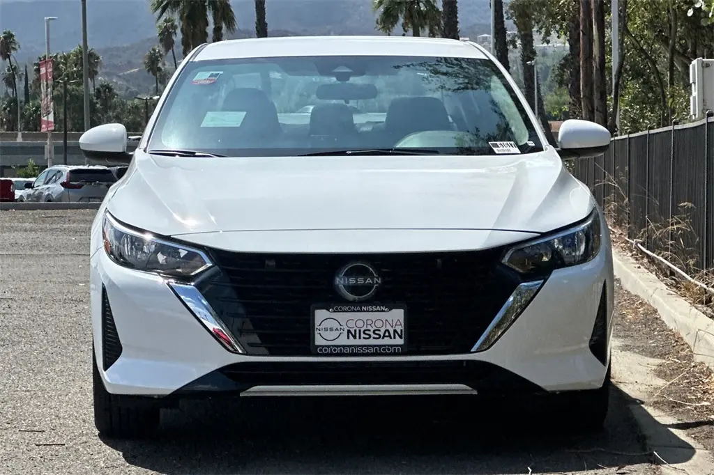 2025 Nissan Sentra SV photo 7