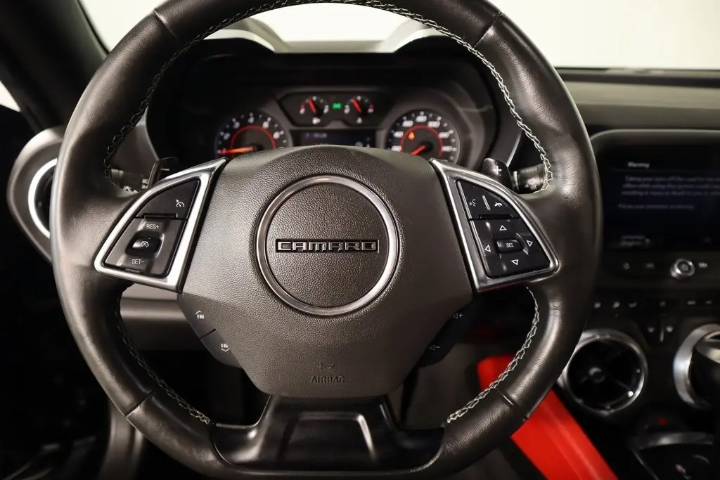 2024 Chevrolet Camaro 1LT photo 3