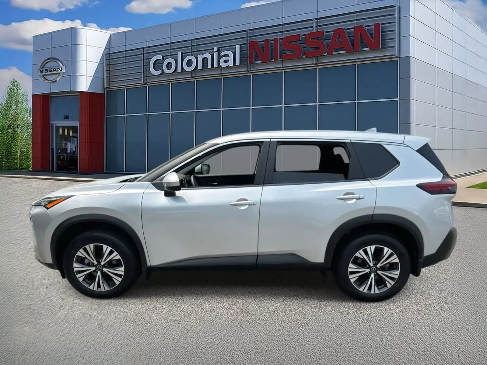 2023 Nissan Rogue SV photo 3
