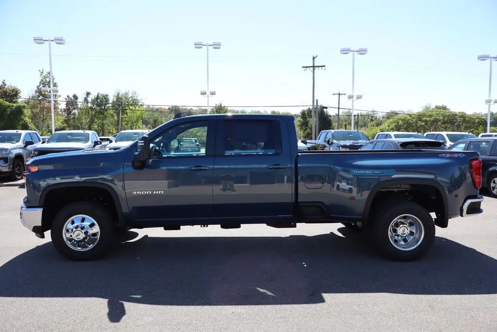 2026 Chevrolet Silverado LT photo 27