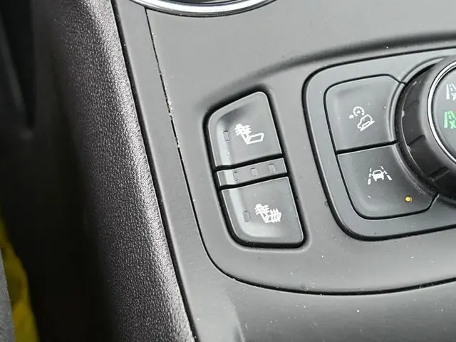 2024 Gmc Terrain SLT photo 16