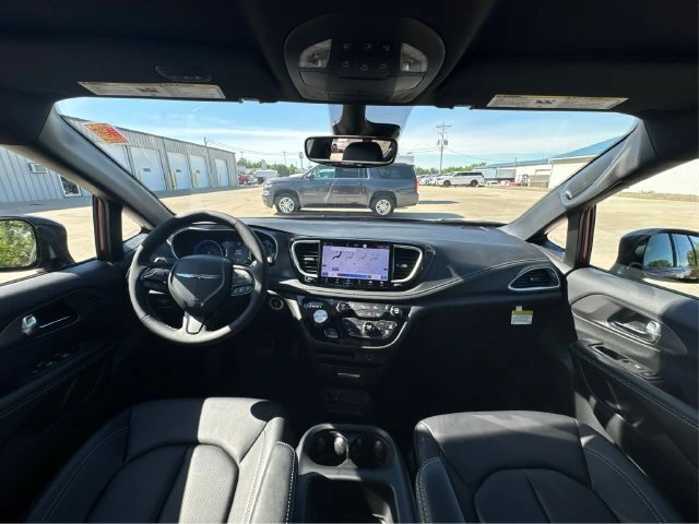2026 Chrysler Pacifica Select - Photo 22