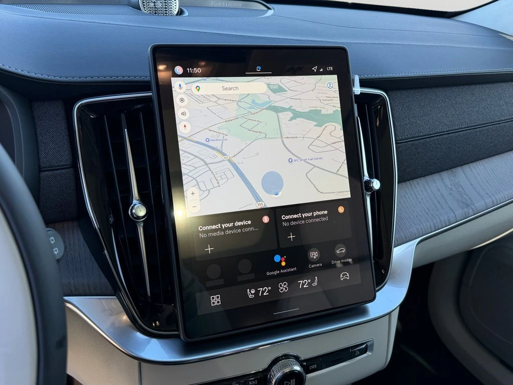 2026 Volvo - image 19