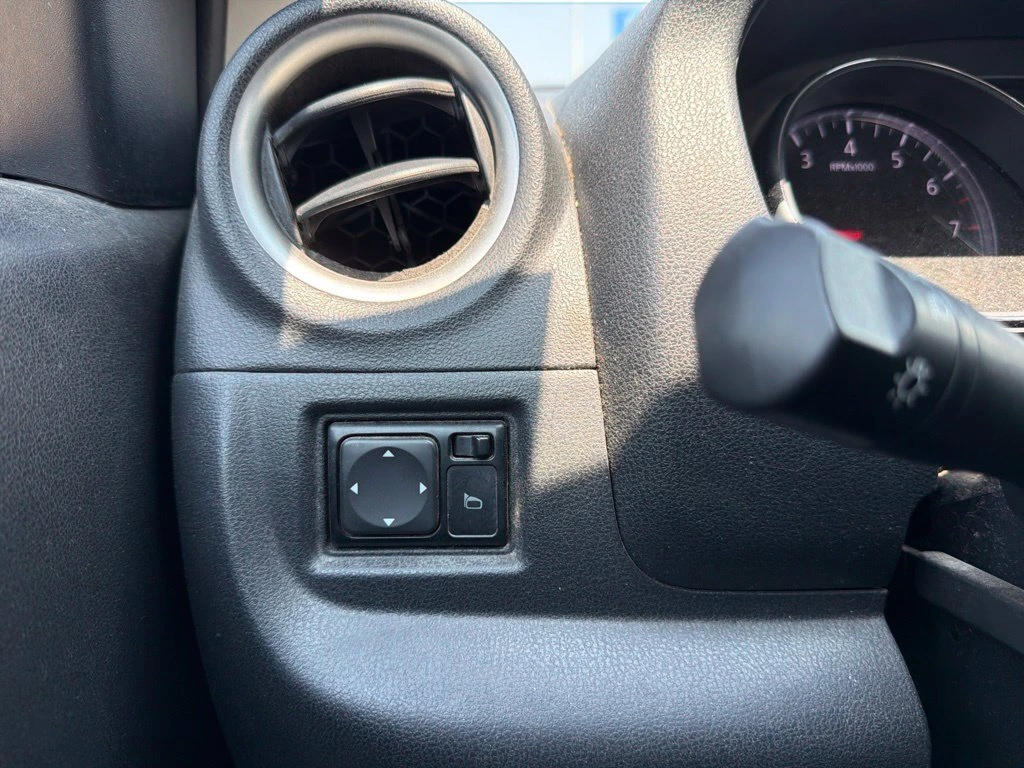 2017 Nissan Versa Sedan SV - Photo 22