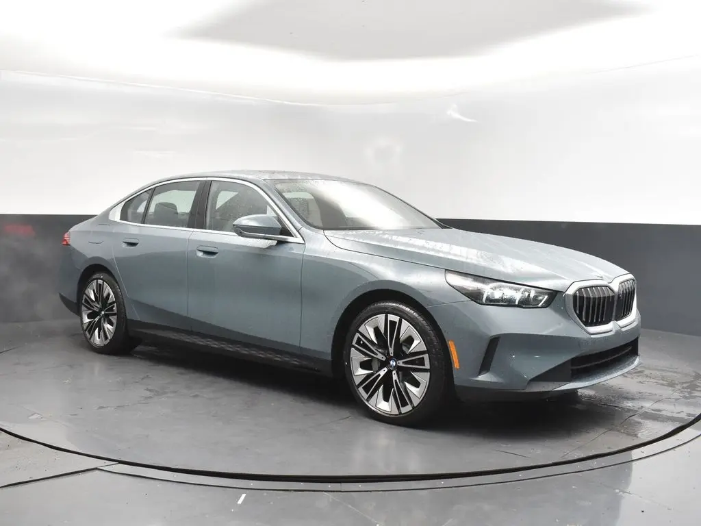 2026 BMW 5 Series 530i's photo