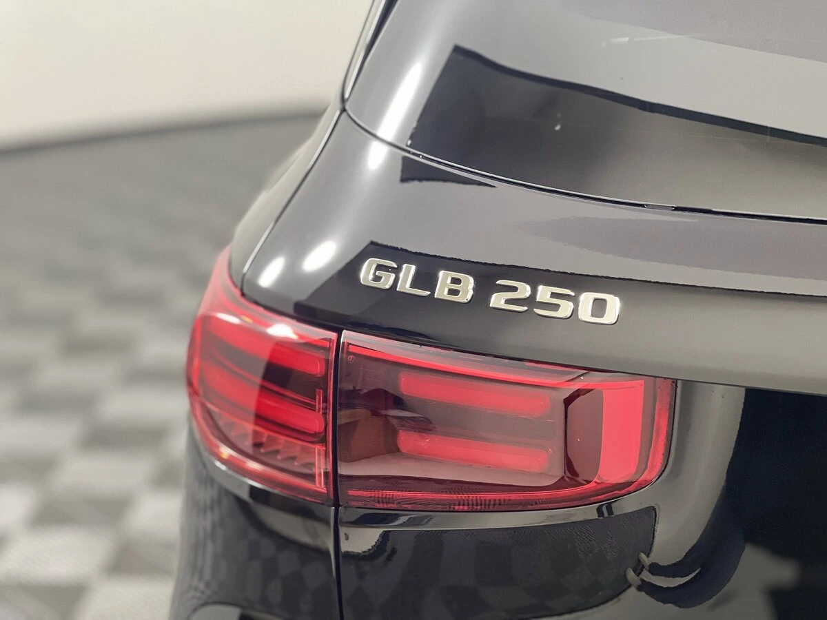 2025 Mercedes-Benz GLB Base - Photo 10