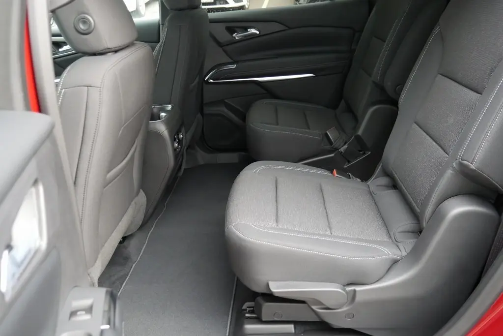 2026 Chevrolet Traverse 2LT photo 21