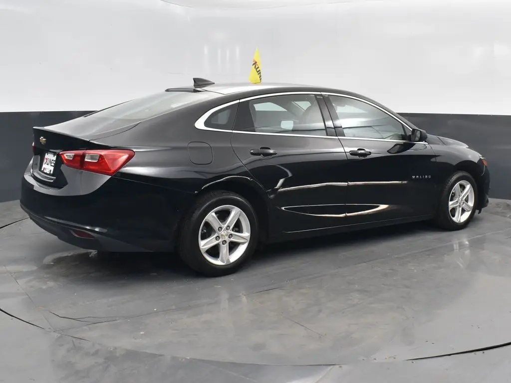 Used 2019 Chevrolet Malibu 1LS with VIN 1G1ZB5STXKF197709 for sale in East Moline, IL