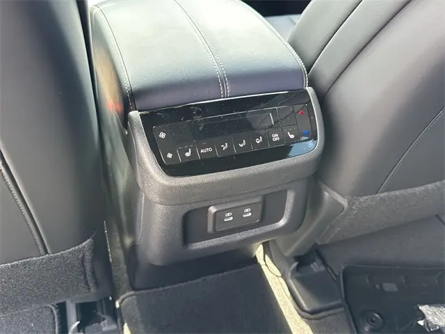 2026 Infiniti QX60 Luxe photo 12