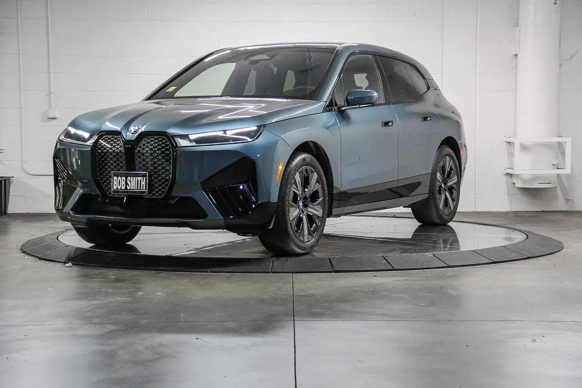 2025 Bmw iX photo 3