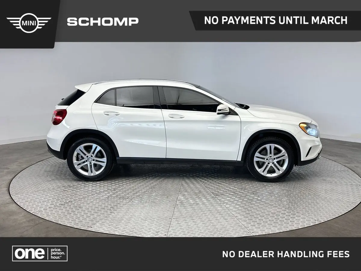 2016 Mercedes-Benz GLA-Class GLA250's photo