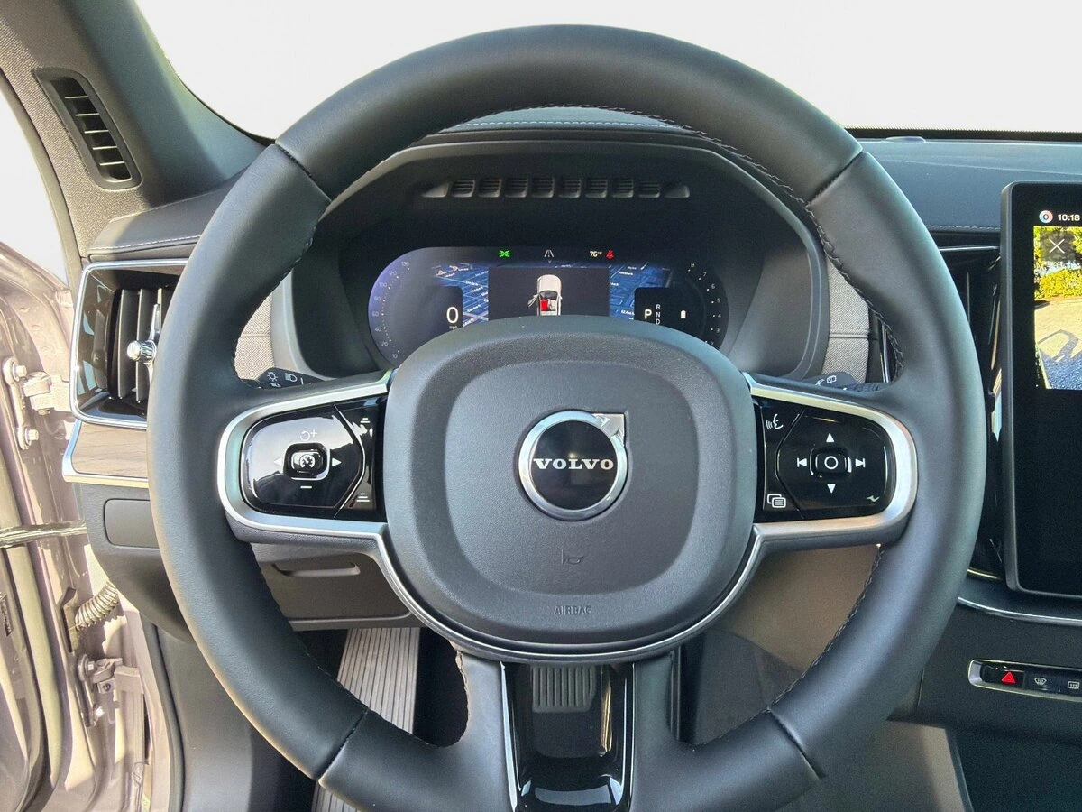 2026 Volvo - image 26