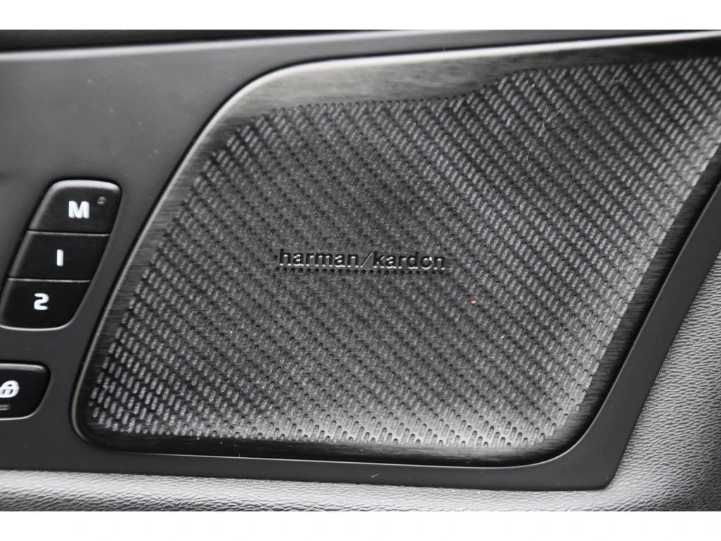 2022 Volvo - image 28