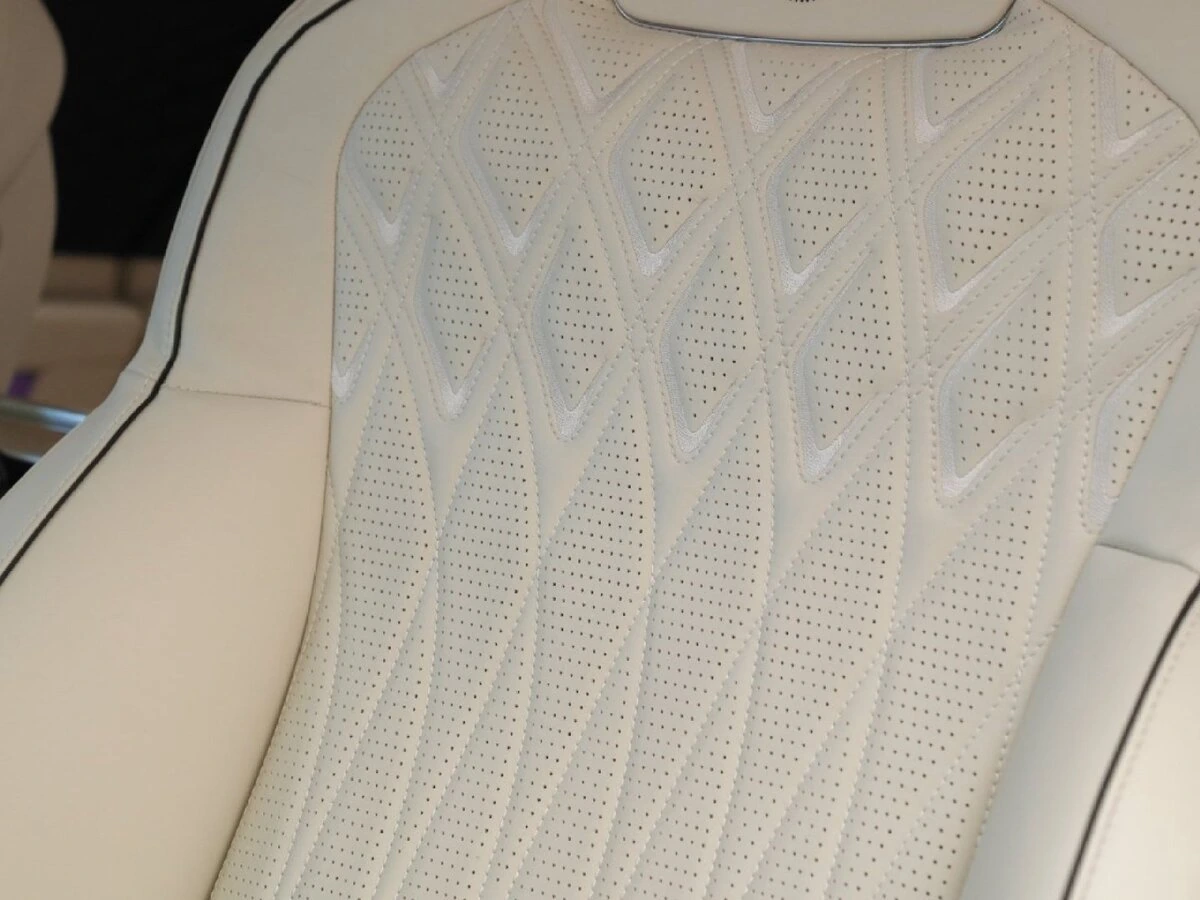 2026 Bentley Flying Spur Azure - Photo 13