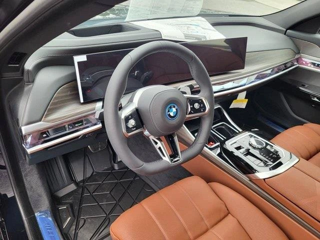 2026 BMW 7 Series 750e - Photo 10