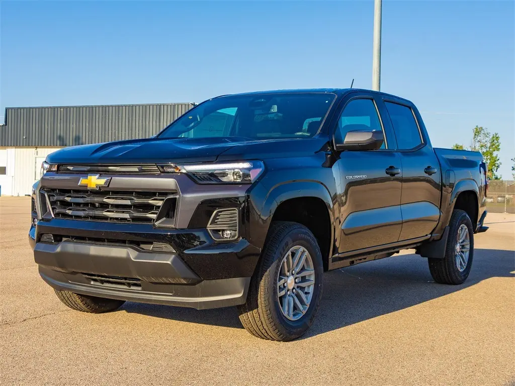 2026 Chevrolet Colorado LT photo 2