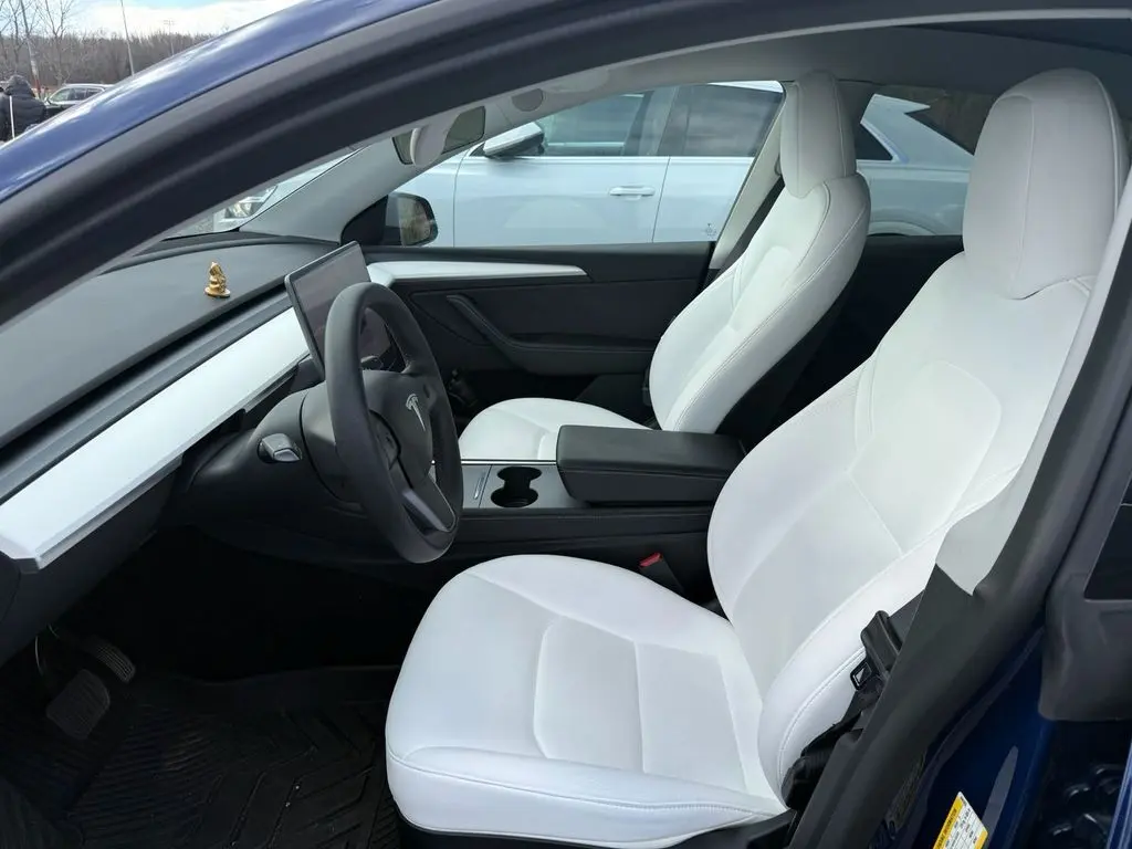 2023 Tesla Model Y Long Range photo 3