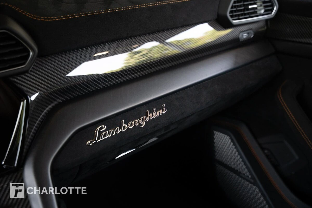 2023 Lamborghini Urus Performante - Photo 29