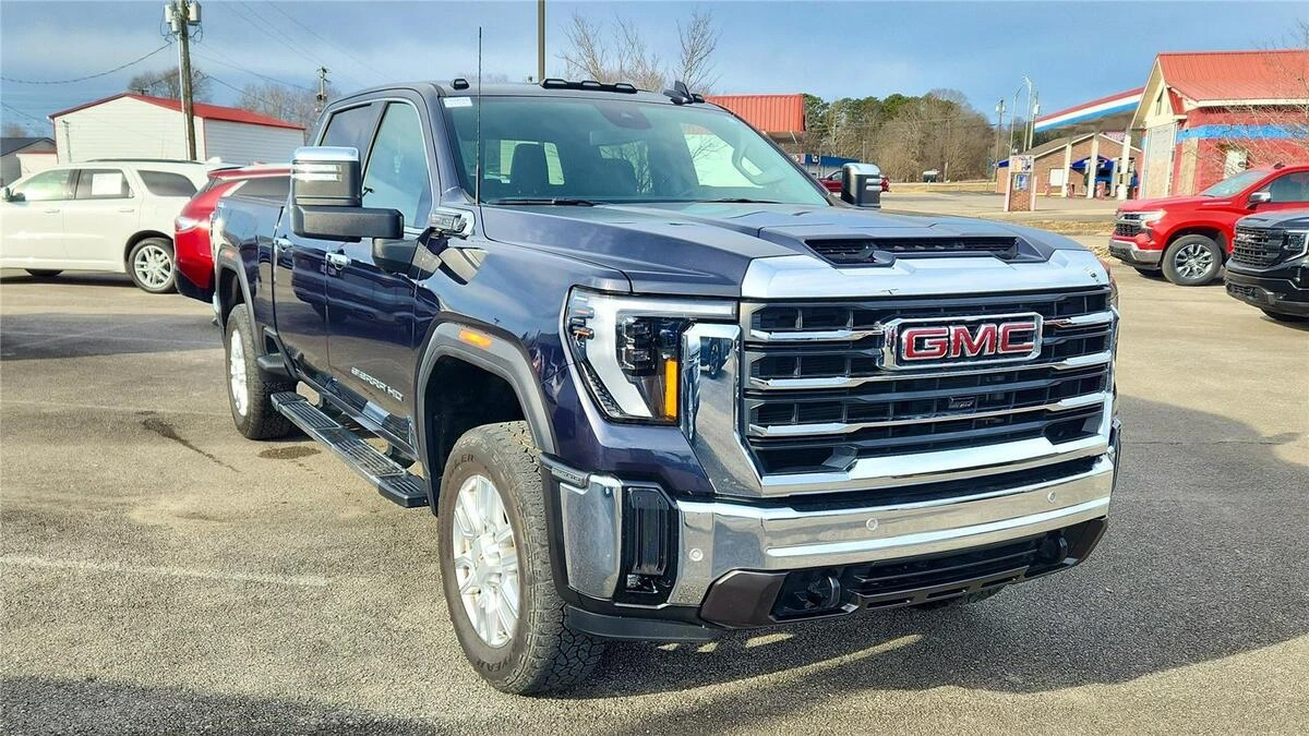 2024 GMC Sierra 2500HD SLT's photo