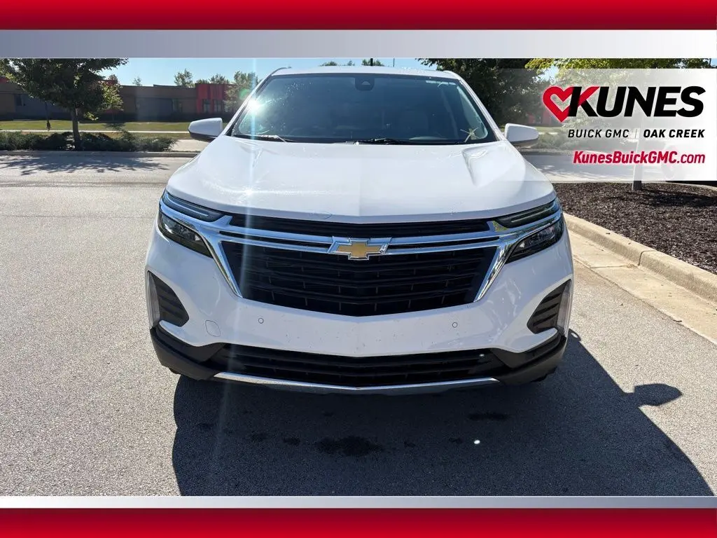 2024 Chevrolet Equinox LT photo 2