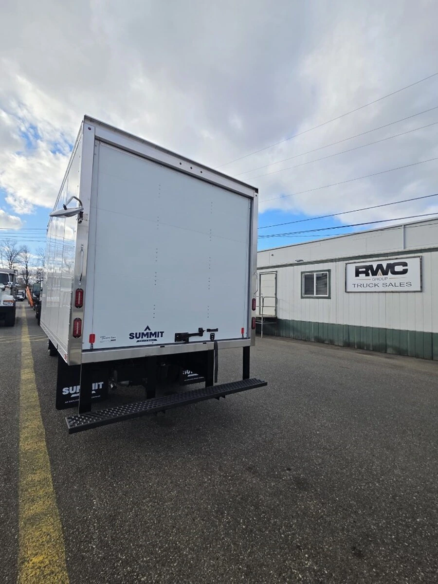2026 Isuzu NPR — photo 7