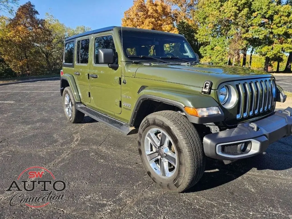 2022 Jeep Wrangler Unlimited Sahara photo 2