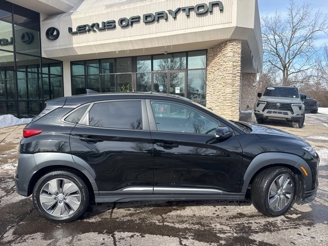 Used 2021 Hyundai Kona EV Ultimate with VIN KM8K53AG0MU122701 for sale in Centerville, OH