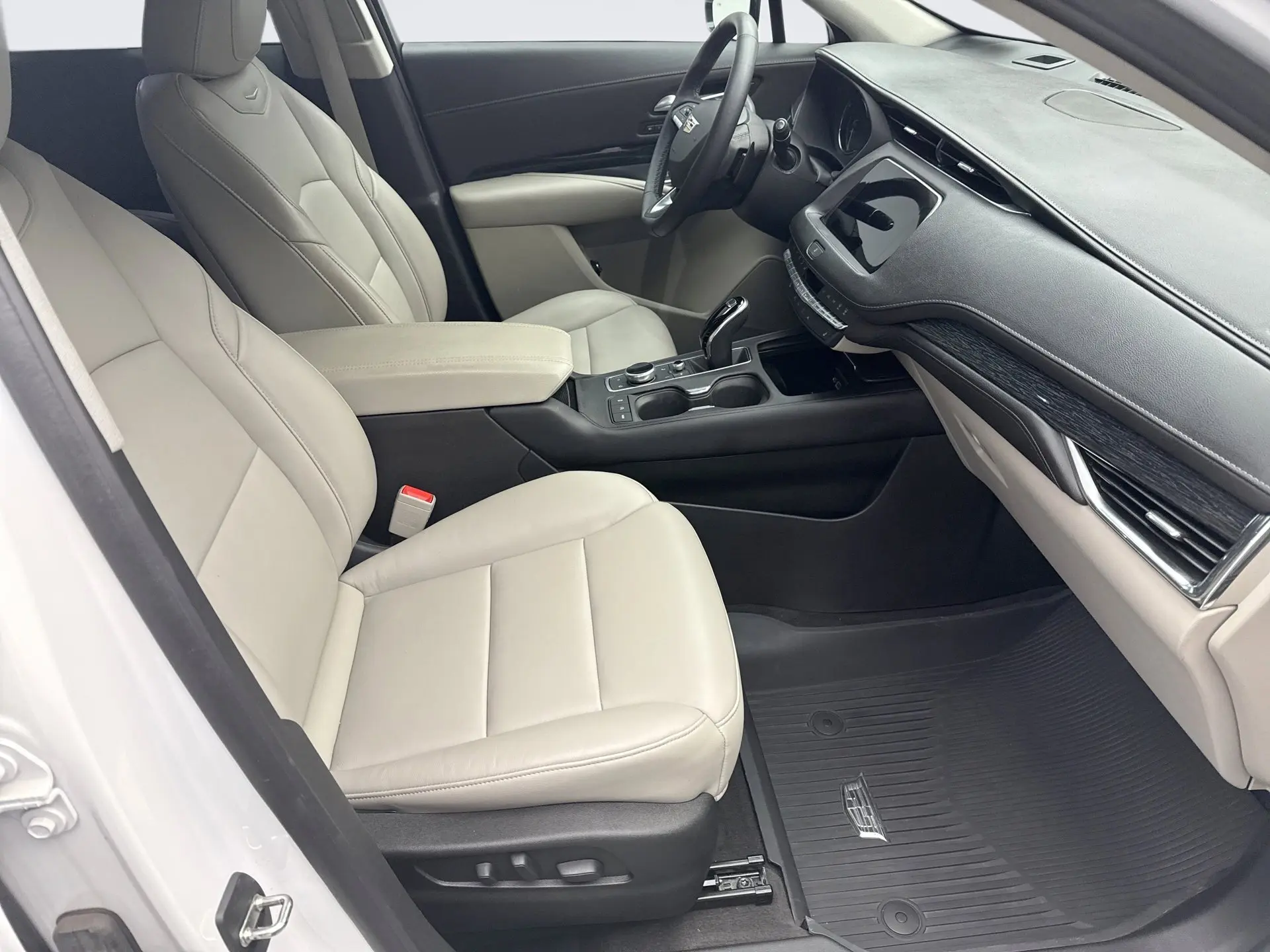 2022 Cadillac XT4 Premium Luxury photo 16