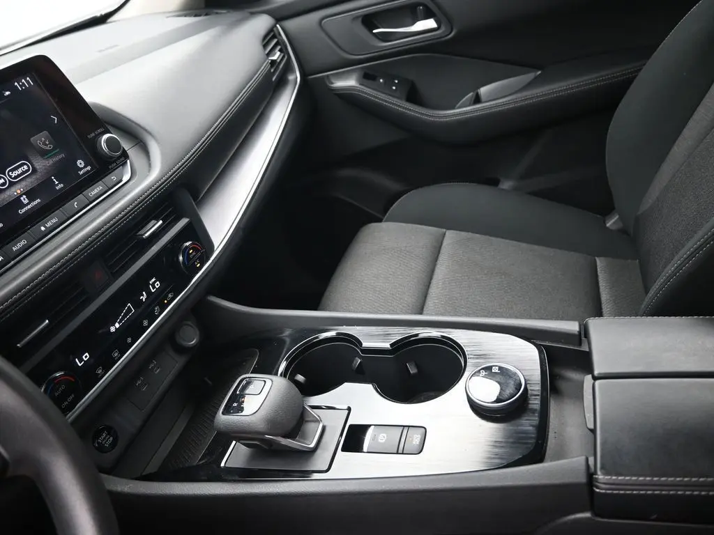 2024 Nissan Rogue SV AWD photo 13