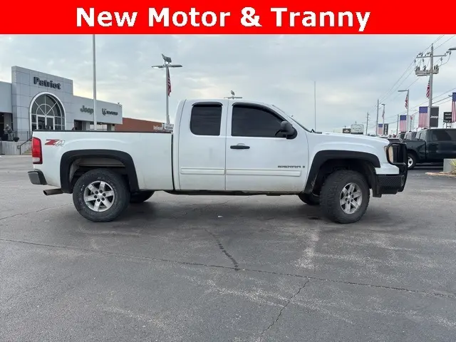 2009 Gmc Sierra SLE photo 2