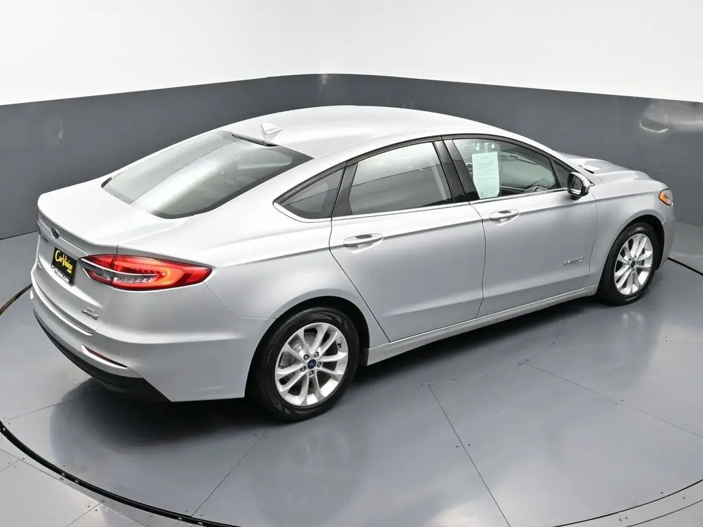 2019 Ford Fusion SE Hybrid photo 29