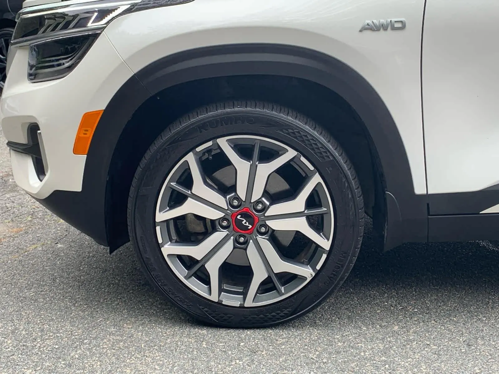 2023 Kia Seltos SX photo 11