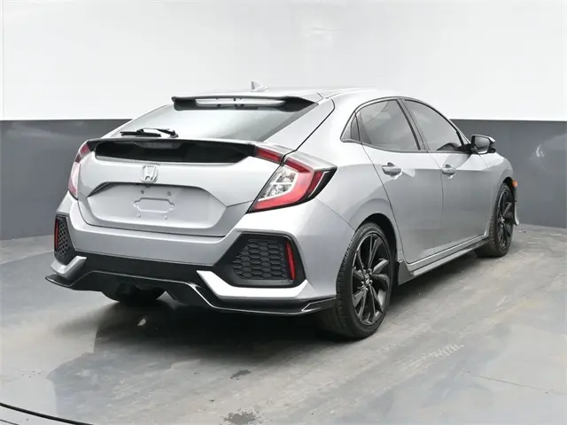 2018 Honda Civic Sport Touring photo 6