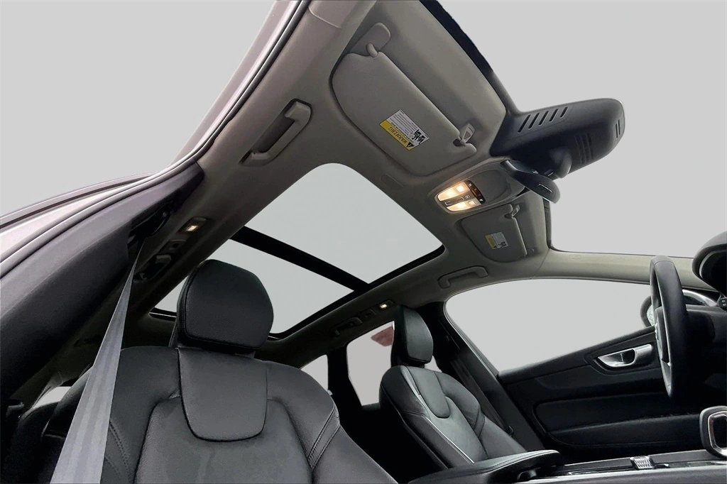 2024 Volvo - image 27