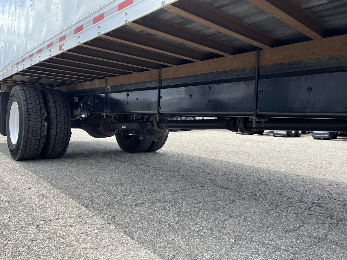 2023 Freightliner M2 106 — photo 6