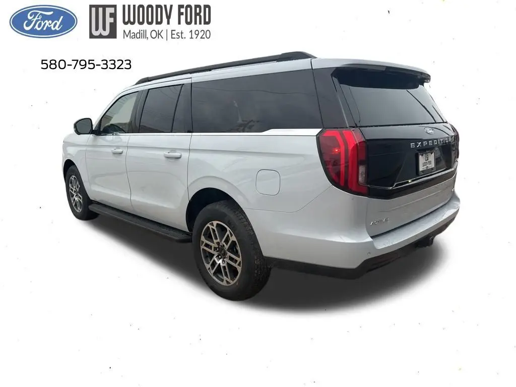 2025 Ford Expedition MAX photo 2