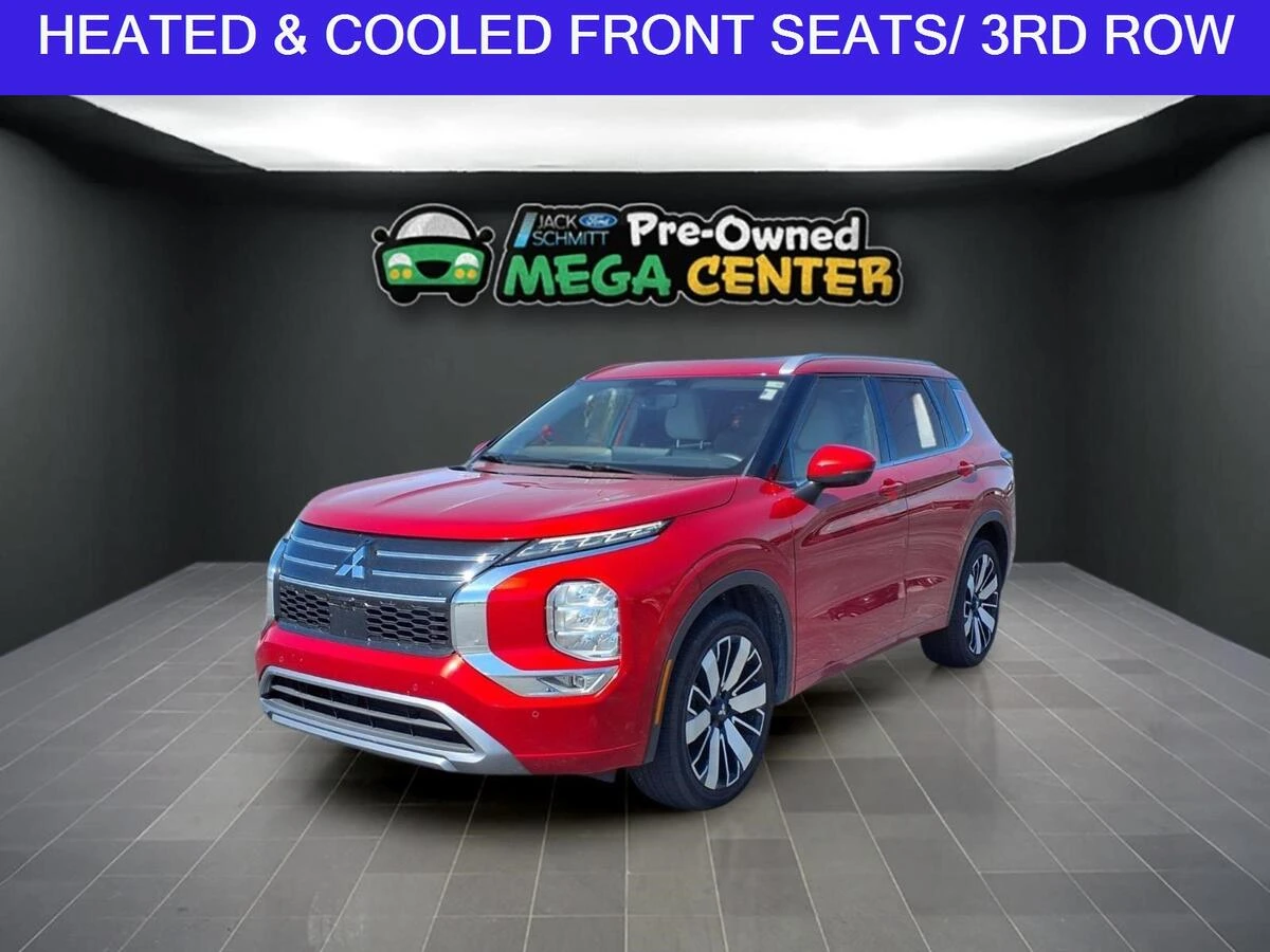 2025 Mitsubishi Outlander SEL 2WD's photo