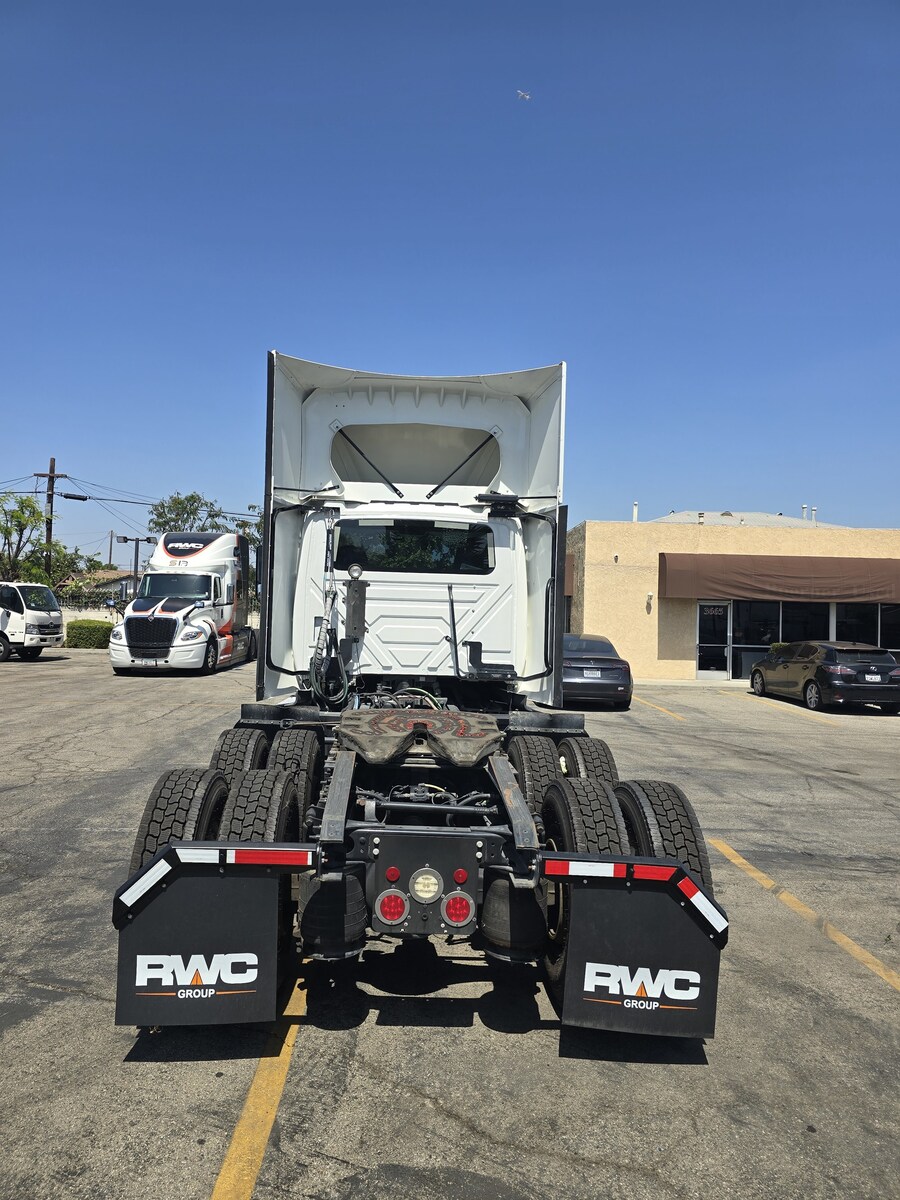 2021 International in CA — photo 5
