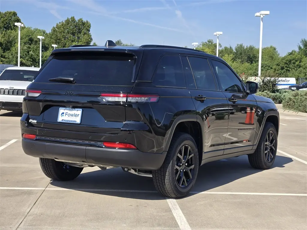 2025 Jeep Grand Cherokee Altitude X photo 3