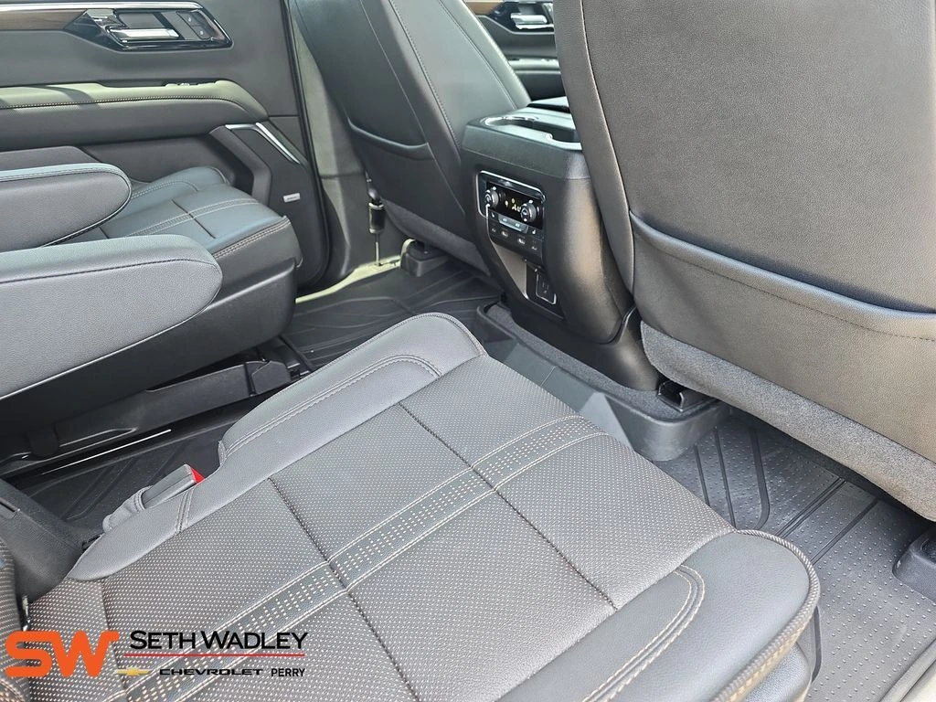 2026 Chevrolet Suburban High Country - Photo 11