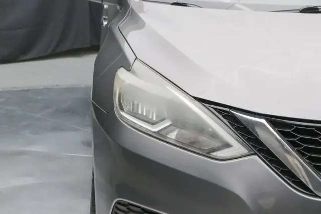 2016 Nissan Sentra S photo 4