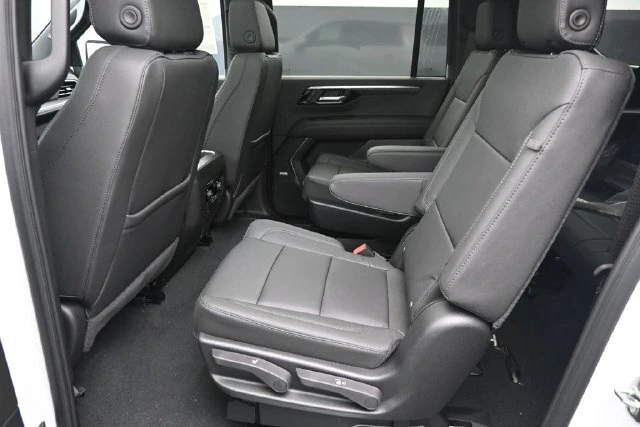 2026 Chevrolet Suburban LT - Photo 22